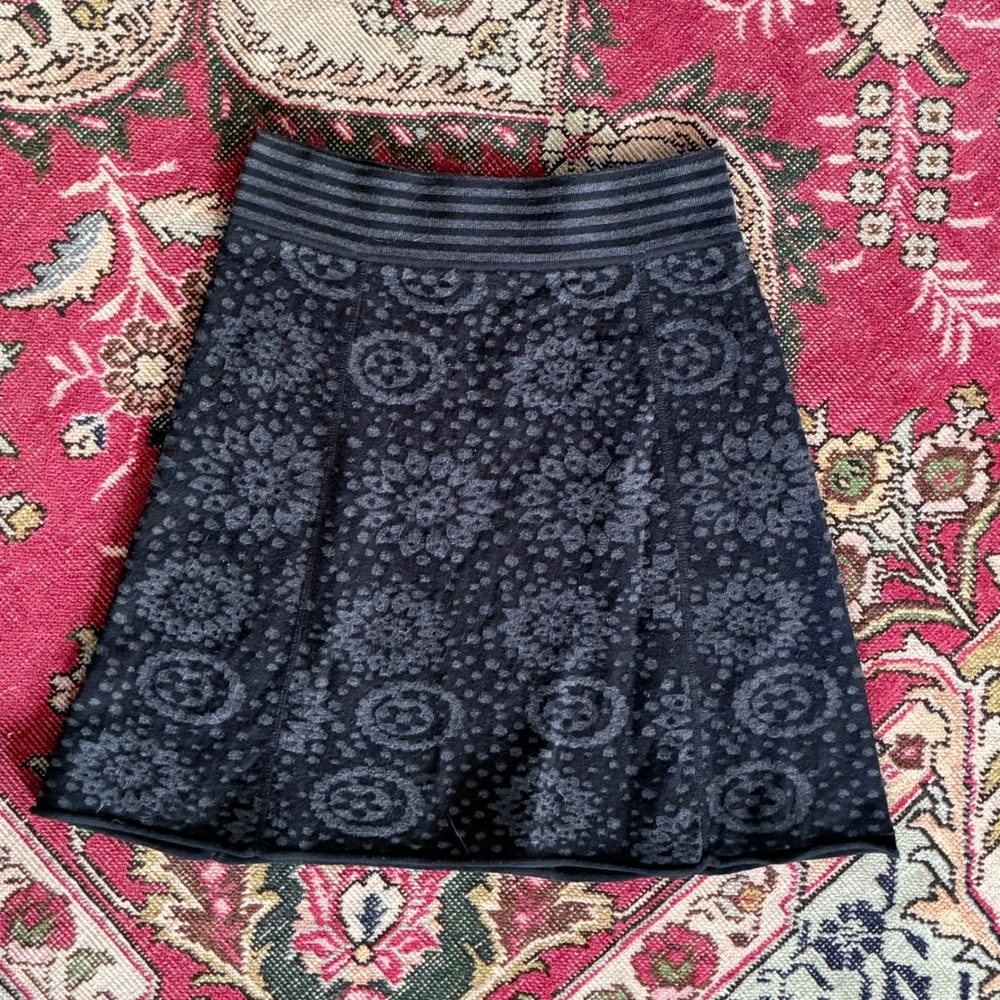 Dakini Knit Skirt Womens S Gray Excellent Mandala Floral A-Line Mini Skirt